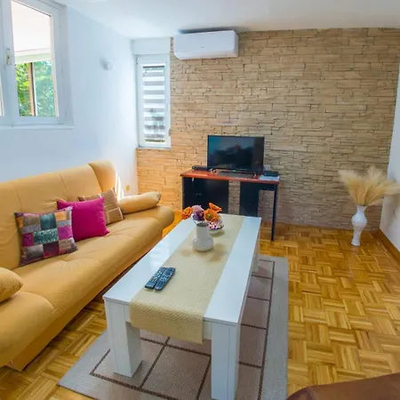 Lovely Nights Apartamento